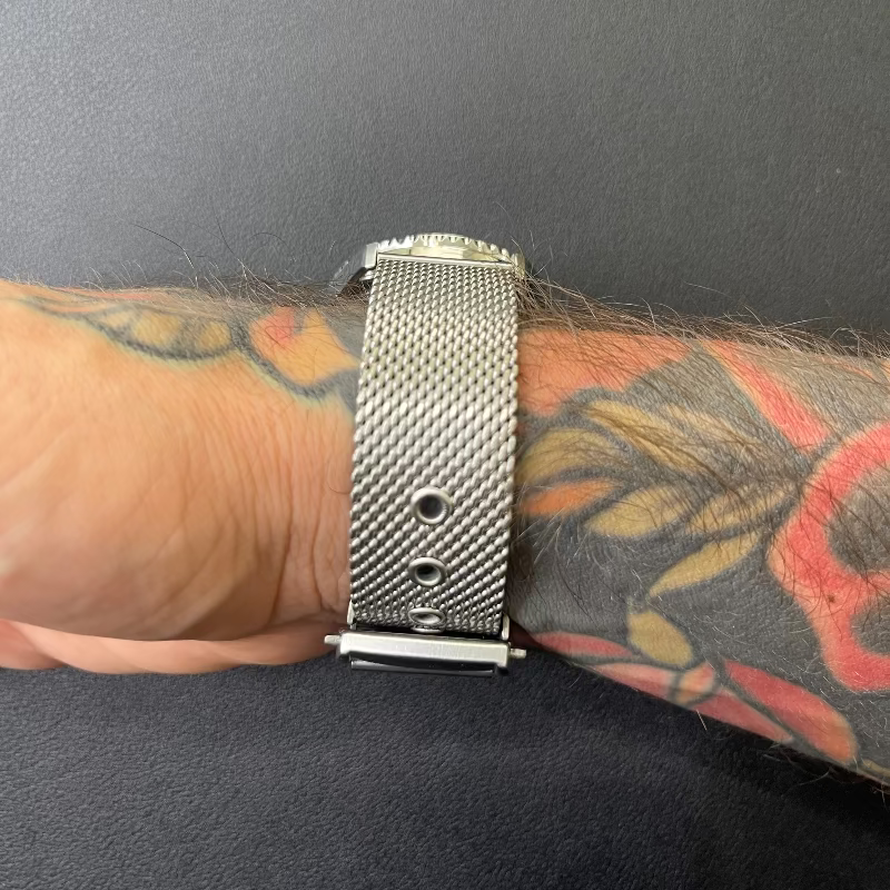 Bracciale in acciaio 316L modello 007 Shark con sgancio rapido e chiusura deployante, ansa 20 mm.