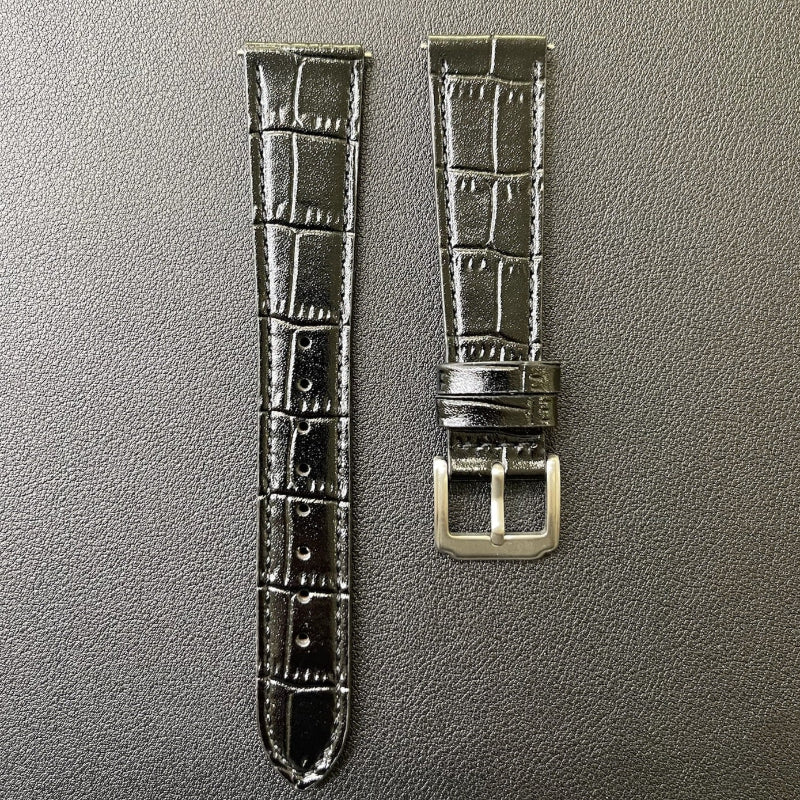 Cinturino in vera pelle con stampa coccodrillo, disponibile in 6 colori, ansa 18mm/20mm, con sgancio rapido.