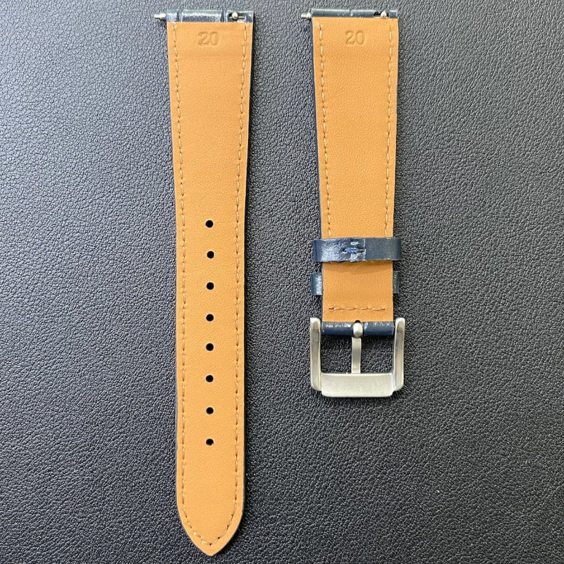 Cinturino in vera pelle con stampa coccodrillo, disponibile in 6 colori, ansa 18mm/20mm, con sgancio rapido.