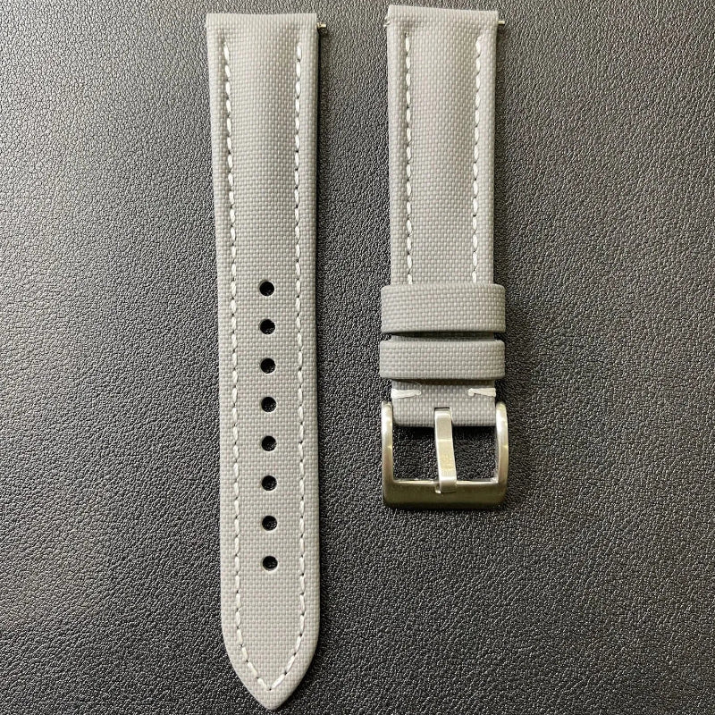 Cinturino in vera pelle con sgancio rapido disponibile in vari colori e misure, compatibile con orologi da uomo e donna.