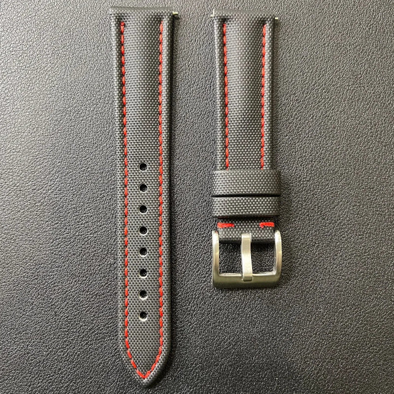 Cinturino in vera pelle con sgancio rapido disponibile in vari colori e misure, compatibile con orologi da uomo e donna.