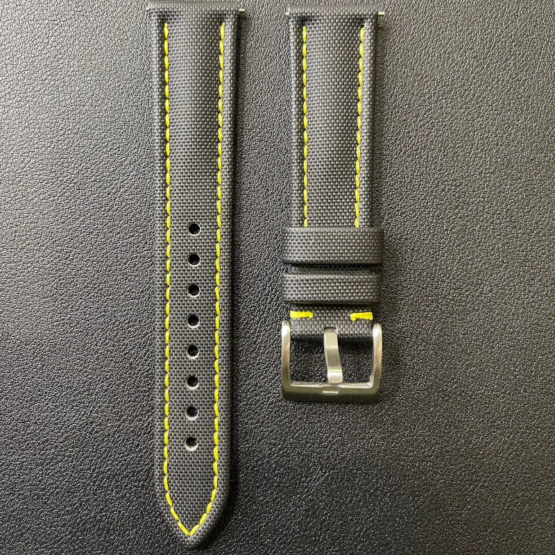 Cinturino in vera pelle con sgancio rapido disponibile in vari colori e misure, compatibile con orologi da uomo e donna.