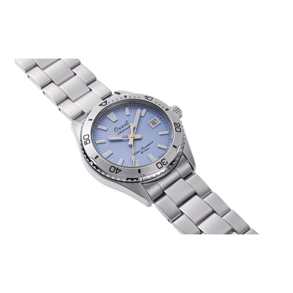Orologio Orient Mako 40 Limited Edition RA-AC0Q12L con quadrante azzurro e bracciale in acciaio inox
