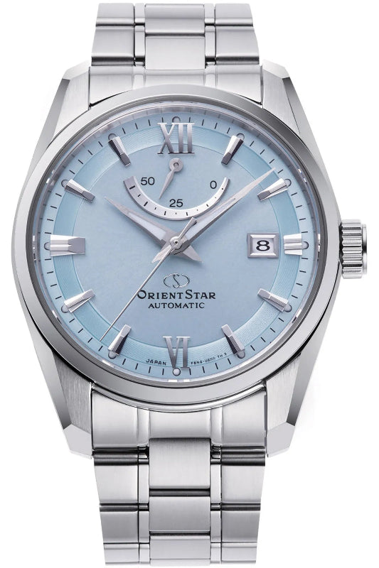 Orologio ORIENT STAR RE-AU0109L00B automatico con quadrante azzurro ghiaccio, cassa da 38.5 mm e bracciale in acciaio.