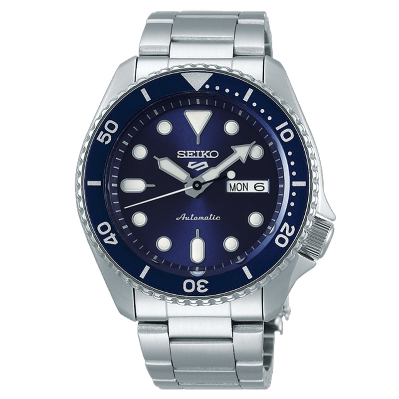 Orologio Seiko 5 Sports SRPD51K1 da uomo con quadrante blu, lunetta blu e bracciale in acciaio.